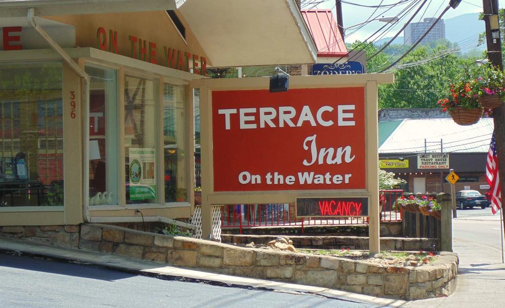 Terrace Inn On The Water Гатлинбург Экстерьер фото