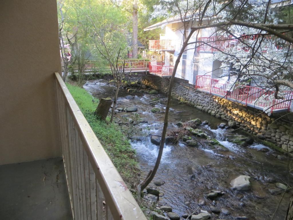 Terrace Inn On The Water Гатлинбург Номер фото